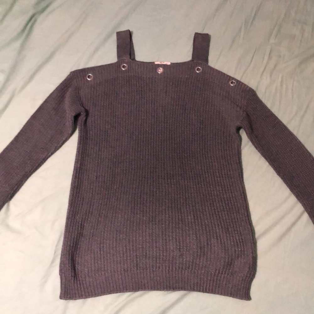 Grey sweater